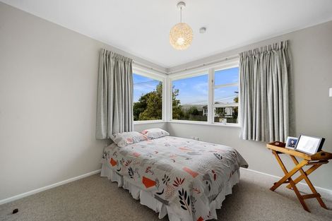 Photo of property in 53 Saint Johns Terrace, Tawa, Wellington, 5028