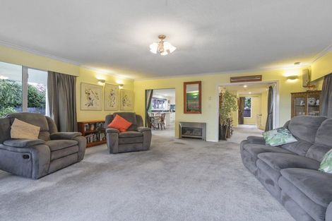 Photo of property in 17 Hillcrest Place, Avonhead, Christchurch, 8042