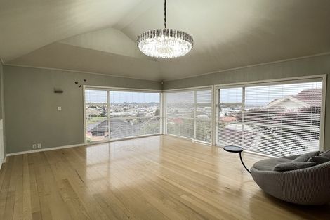 Photo of property in 14 Mcfetridge Place, Hillcrest, Auckland, 0627