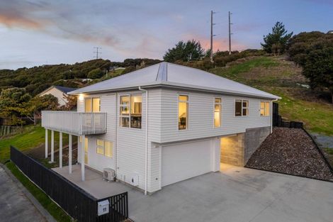 Photo of property in 11 Botany Lane, Whitby, Porirua, 5024