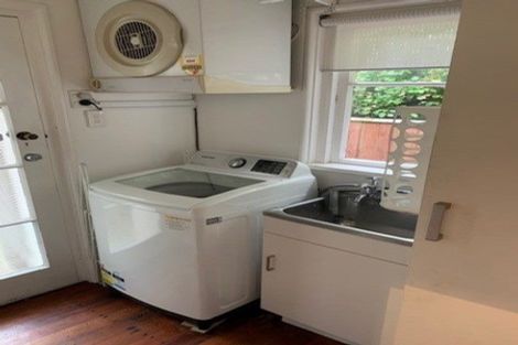 Photo of property in 121 Karori Road, Karori, Wellington, 6012