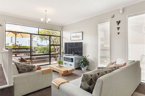 Photo of property in 14 Indus Place, Half Moon Bay, Auckland, 2012