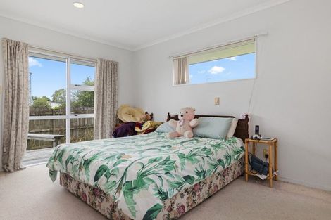 Photo of property in 32 Wellington Street, Pukekohe, 2120