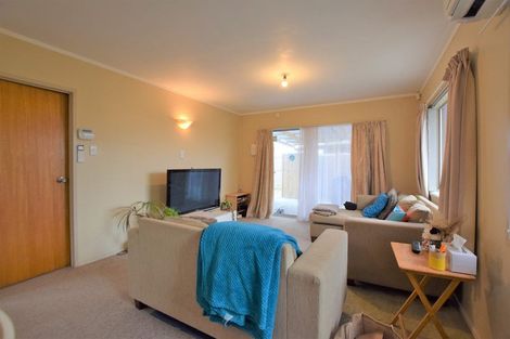 Photo of property in 1/33 Blacklock Avenue, Henderson, Auckland, 0612