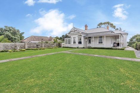 Photo of property in 2 Collingwood Road, Waiuku, 2123