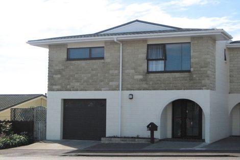 Photo of property in 15 Hobson Street, New Plymouth, 4312