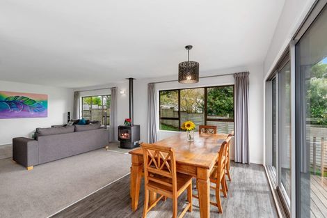 Photo of property in 14a West Lynn Road, Titirangi, Auckland, 0604