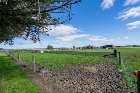 Photo of property in 460 Tiwai Road, Awarua Plains, Invercargill, 9877