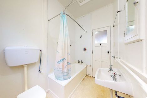 Photo of property in 11b Upper Lewisville Terrace, Thorndon, Wellington, 6011