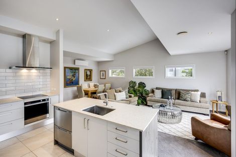 Photo of property in 15 Bray Place, Havelock North, 4130