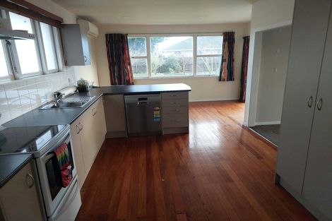 Photo of property in 90 Frensham Crescent, Woolston, Christchurch, 8062