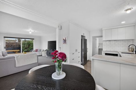 Photo of property in 2/37 Petrie Street, Richmond, Christchurch, 8013