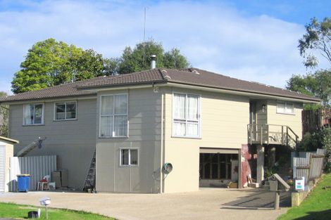 Photo of property in 15 Albemarle Place, Massey, Auckland, 0614