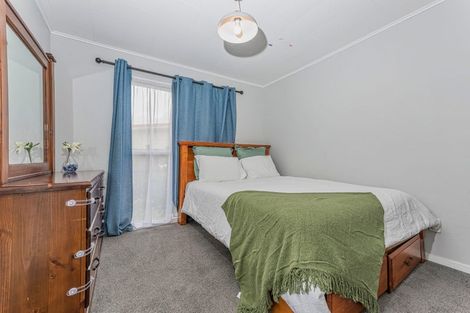 Photo of property in 140 Colwill Road, Massey, Auckland, 0614