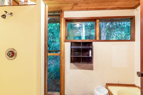 Photo of property in 54 Mahoe Road, Titirangi, Auckland, 0604