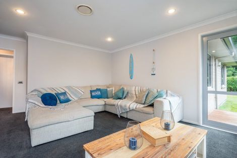 Photo of property in 90 Dalmore Way, Acacia Bay, Taupo, 3385