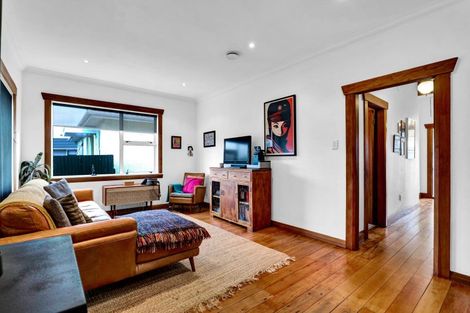 Photo of property in 7 Seddon Street, Westown, New Plymouth, 4310