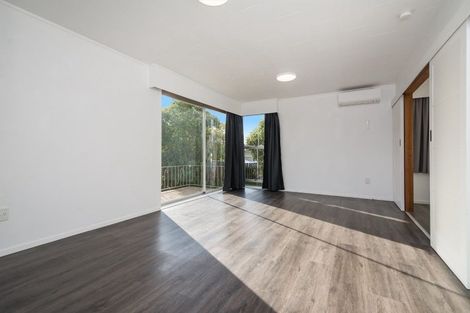 Photo of property in 52 Cockayne Crescent, Sunnynook, Auckland, 0620