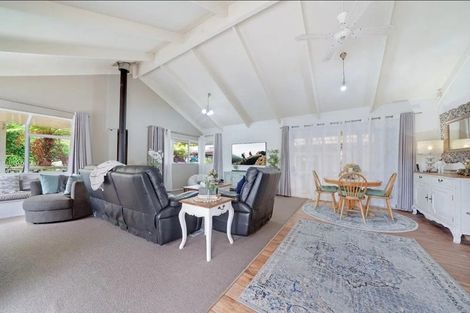 Photo of property in 65 Golding Road, Pukekohe, 2677