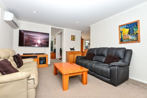 Photo of property in 37 Glen Lynne Avenue, Queenwood, Hamilton, 3210