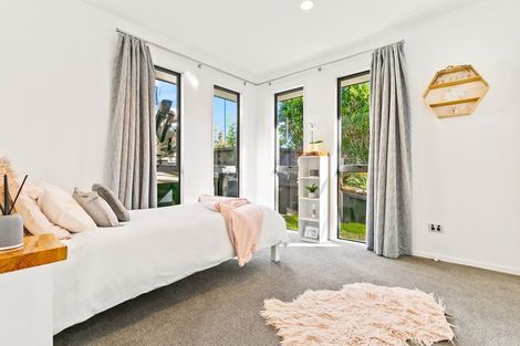 Photo of property in 37 Blue Heron Rise, Stanmore Bay, Whangaparaoa, 0932