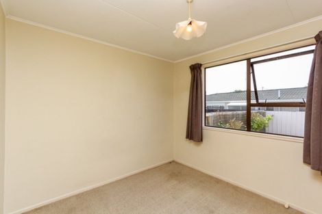 Photo of property in 2/458 Saint Aubyn, Moturoa, New Plymouth, 4310