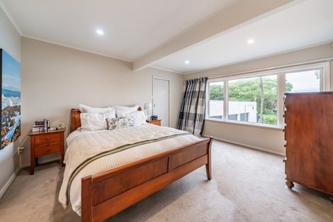 Photo of property in 42 Pretoria Road, Karaka Bays, Wellington, 6022