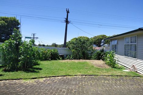 Photo of property in 79 Tirimoana Road, Te Atatu South, Auckland, 0602