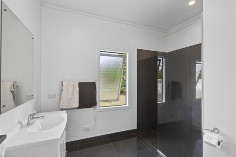 Photo of property in 280 Corbett Road, Paraite, New Plymouth, 4373