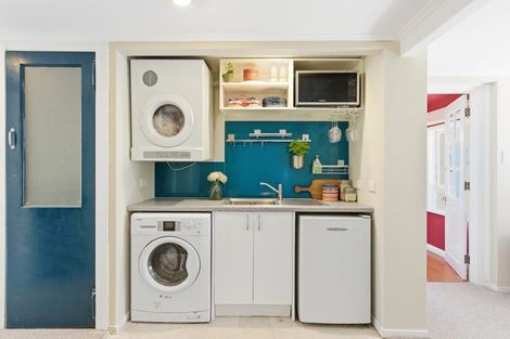 Photo of property in 51 Milne Terrace, Island Bay, Wellington, 6023