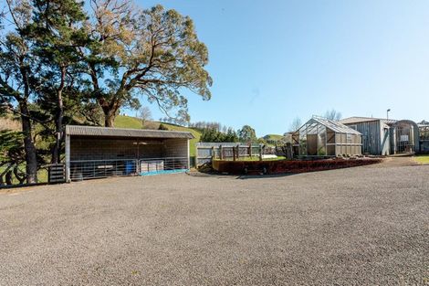 Photo of property in 208 Adelaide Road, Dannevirke, 4930