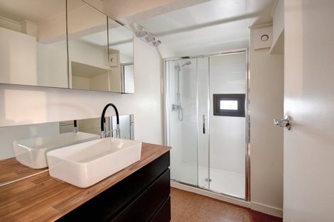 Photo of property in 2 Doon Street, Vauxhall, Dunedin, 9013