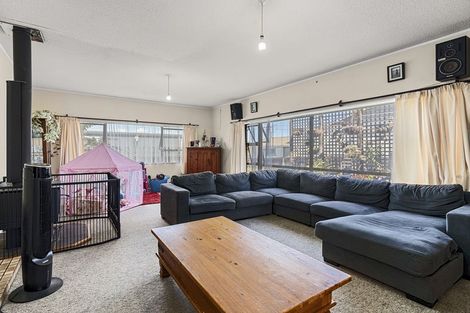 Photo of property in 70 Domett Street, Waitara, 4320