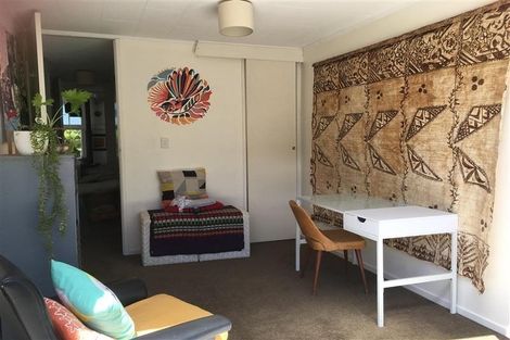 Photo of property in 34 Birdwood Avenue, Moturoa, New Plymouth, 4310