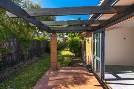 Photo of property in 6 Parkstone Avenue, Ilam, Christchurch, 8041