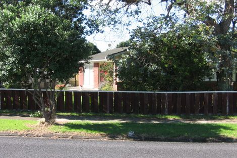 Photo of property in 44 Edgewater Drive, Pakuranga, Auckland, 2010