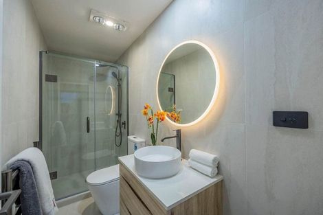 Photo of property in 13b Purata Place, Mangere Bridge, Auckland, 2022