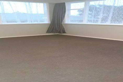 Photo of property in 5 Alder Place, Newlands, Wellington, 6037