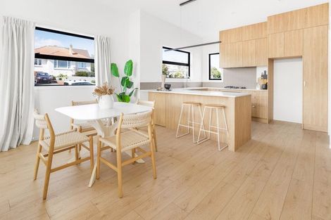 Photo of property in 1/7 Tarbett Road, Hillcrest, Hamilton, 3216