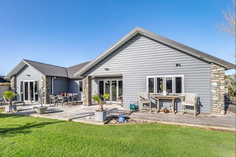 Photo of property in 84 Muhunoa West Road, Ohau, Levin, 5570