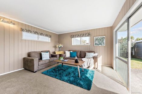 Photo of property in 16 Robert Burke Place, Henderson, Auckland, 0612