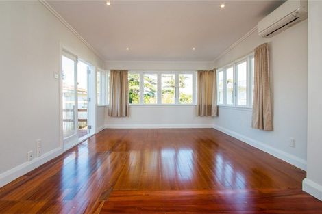 Photo of property in 120 West End Road, Westmere, Auckland, 1022