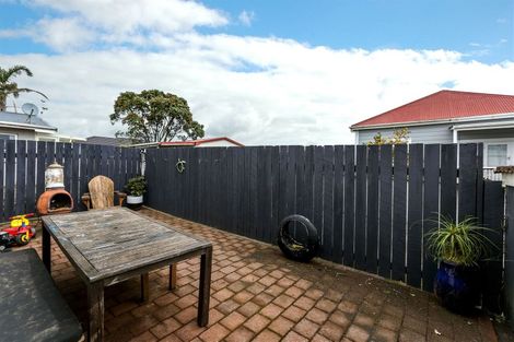 Photo of property in 14 Karamu Street, Strandon, New Plymouth, 4312