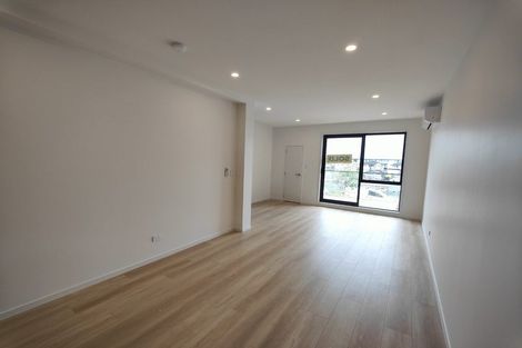 Photo of property in 16 Papa Takaro Lane, Flat Bush, Auckland, 2019
