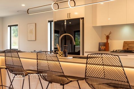 Photo of property in 2 Nikau Lane, Timberlea, Upper Hutt, 5018