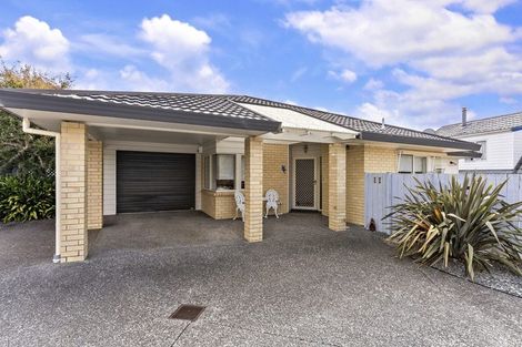 Photo of property in 1/20 Solana Court, Botany Downs, Auckland, 2010