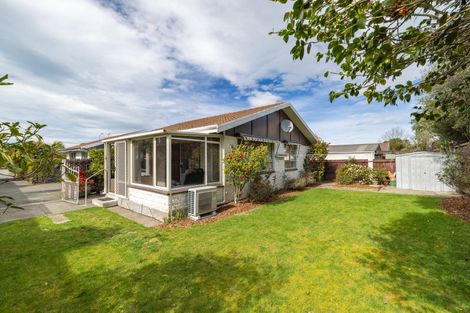Photo of property in 2/45 Valecrest Avenue, Parklands, Christchurch, 8083