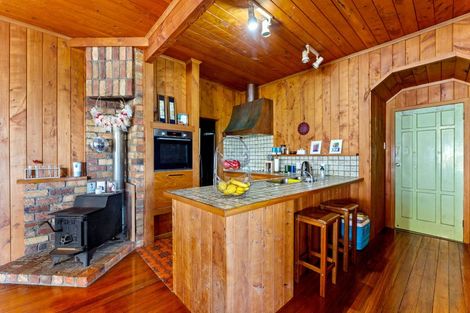 Photo of property in 18 Montgomery Avenue, Rothesay Bay, Auckland, 0630