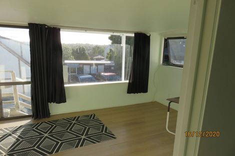 Photo of property in 2/328 East Coast Road, Sunnynook, Auckland, 0632