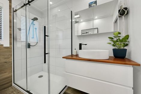 Photo of property in 1/11 Gibbs Place, Kinloch, Taupo, 3377